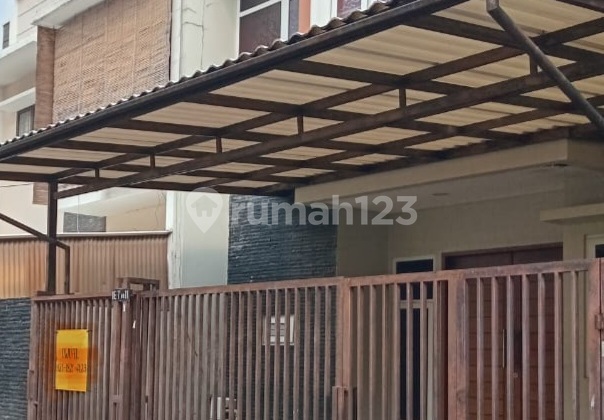 Rumah siap huni di Pondok Indah, Jakarta Selatan