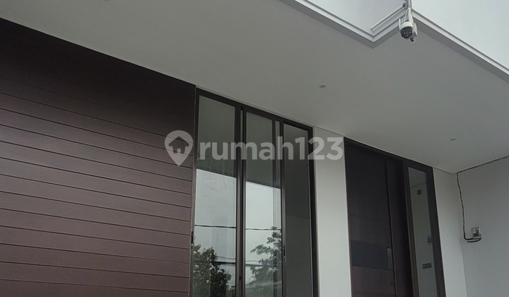 Rumah modern minimalist siap huni di Cinere, Depok Rumah modern minimalist siap huni di Cinere, Depok
