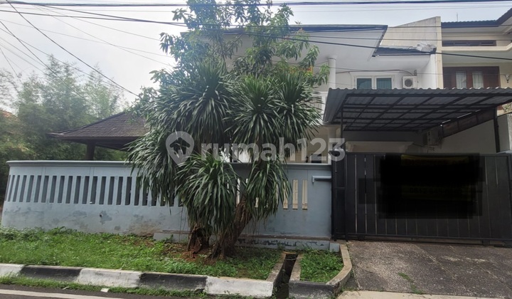 Rumah asri di Pondok Indah, Jakarta Selatan Rumah asri di Pondok Indah, Jakarta Selatan