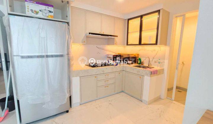 Apartment Manhattan Full Furnish Dan Posisi Hook  1