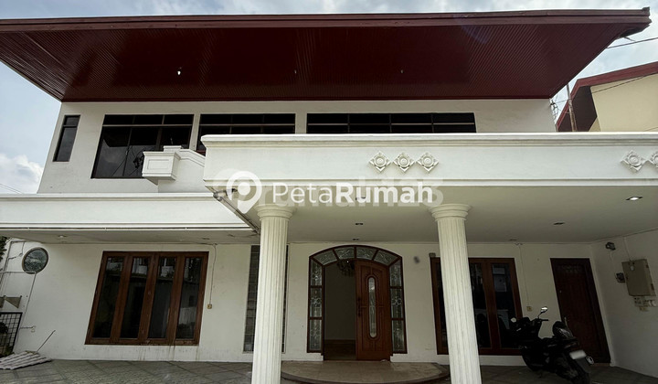 Villa House for Rent Jl. Samanhudi - Near Multatuli Medan