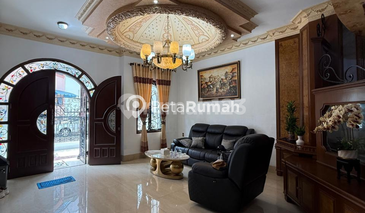 For Sale Fully Furnished Villa on Jalan Putri Hijau, Green Garden Complex - Medan City Center