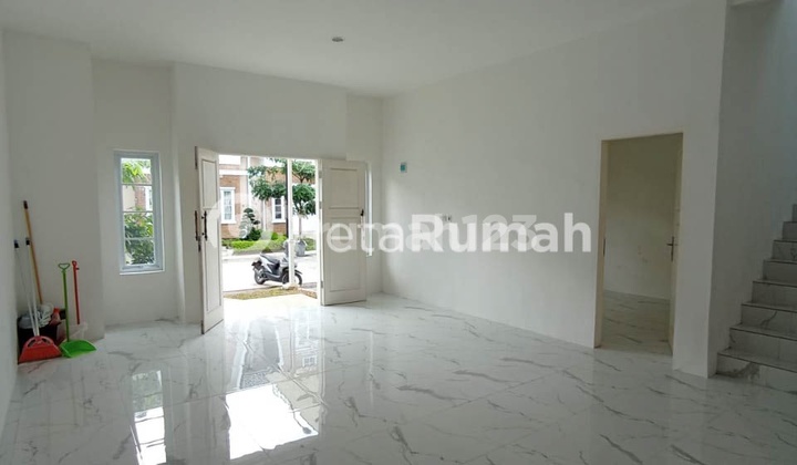 DISEWAKAN RUMAH KOMPLEK MERCI CLUSTER VOLENDAM ;JEFFRY KUANDY 2