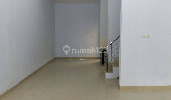 DISEWAKAN RUMAH KOMPLEK GREEN PARK TIPE MAPLE;Elbert 8