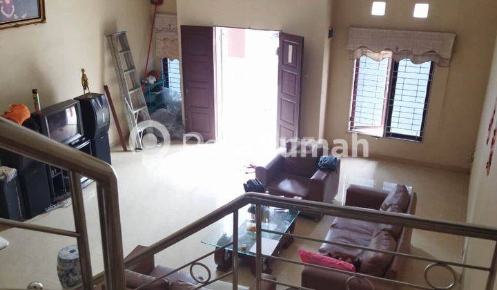 Villa Jalan Aluminium Raya Komplek Cemara Indah 9