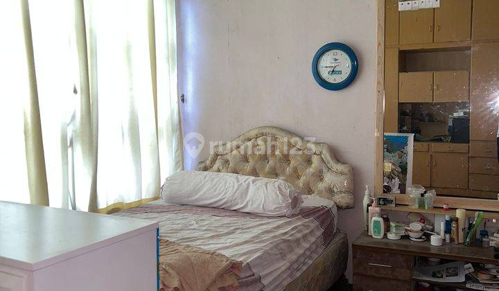Villa Jalan Mongonsidi Komplek Villa Polonia 4