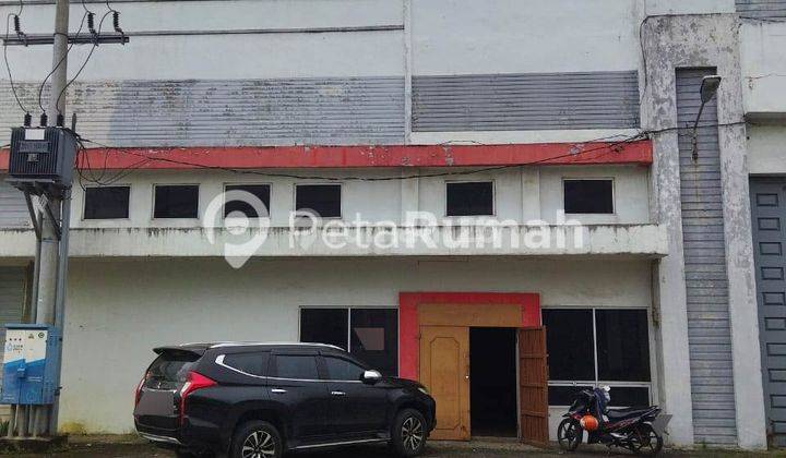 Gudang Jalan Pertahanan Komplek Amplas Warehouse  1