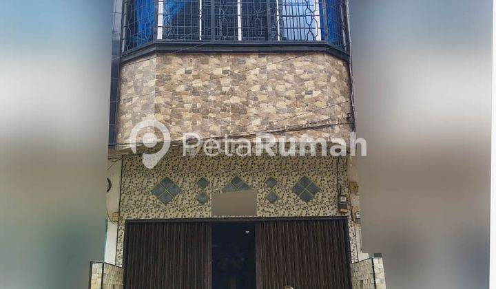 Town House Jalan Letda Sujono Komplek Peramas  1