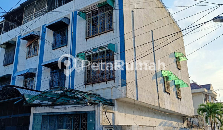 Ruko Jalan Besi Simpang Jalan Intan