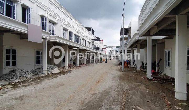 Town House Jalan Brigjend Katamso Perumahan Paragon Malibu  2