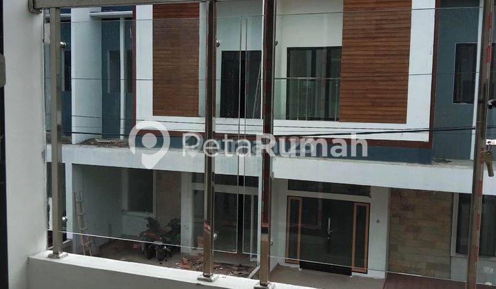 Villa Jalan Meteorologi Komplek Bintang Metroresidence 2  1