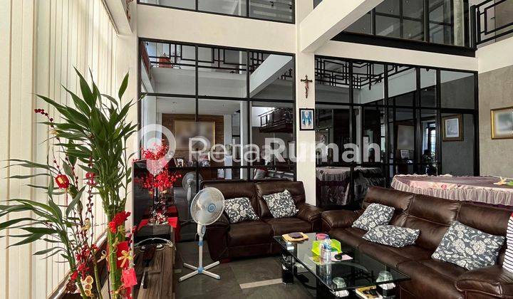 Villa Jalan Kapten Muslim Komplek Griya Riatur Indah 1