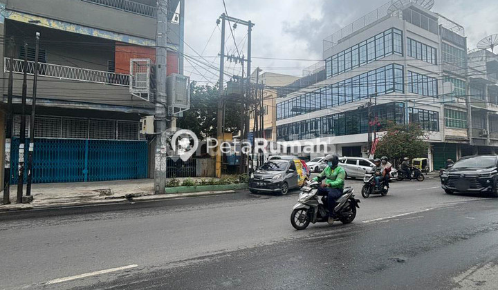 Shop House on Sutomo Street, Samarinda Intersection Shop House on Sutomo Street, Samarinda Intersection