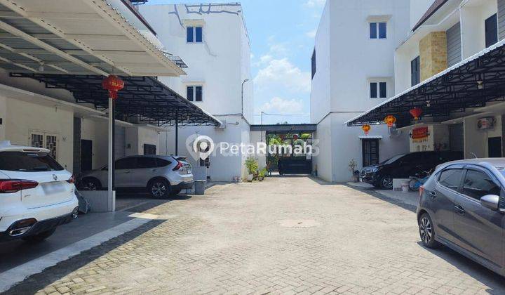 VILLA JALAN PEMBANGUNAN KOMPLEK VILLA KARYA AVENUE 2