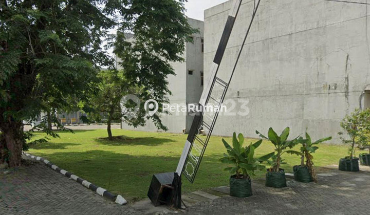 Kalving Tanah Jalan Padang Golf Komplek Cbd Polonia | Daerah Polonia