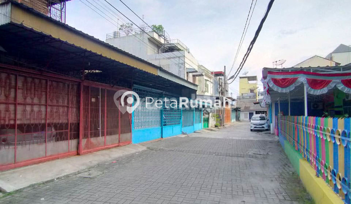 HOUSE ON DELI INDAH V STREET | NEAR YOS SUDARSO - BATTLE 2