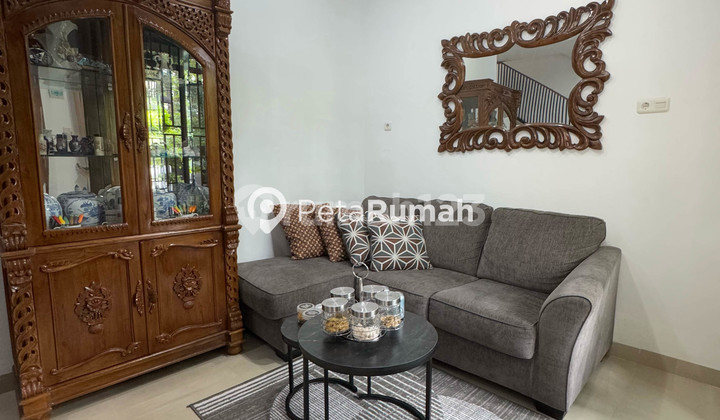 VILLA JALAN EKA WARNI KOMPLEK RESIDENTA