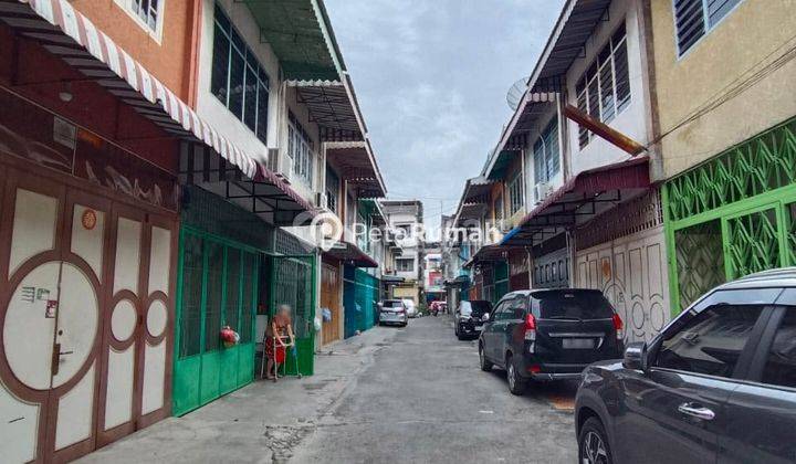  Townhouse Jalan Brigjend Katamso Gang Barisan  2