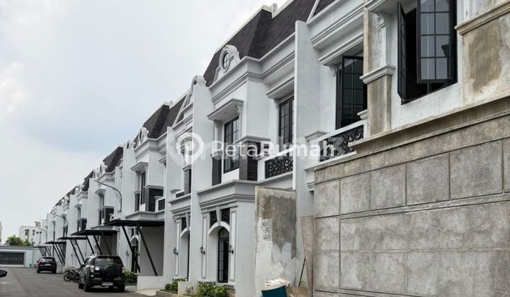 For Sale Townhouse on Bakti Luhur Street, The Marrivot Complex - Helvetia, Medan