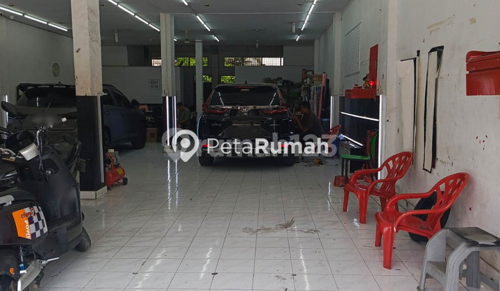 CONNECTED SHOPHOUSE ON YOS SUDARSO STREET | KRAKATAU AREA, NEAR UMSU