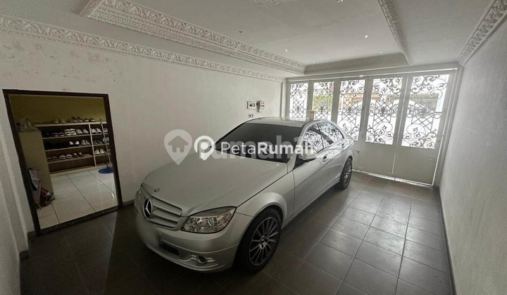 VILLA JALAN MUSTANG KOMPLEK THE PALACE RESIDENCE | DAERAH POLONIA VILLA JALAN MUSTANG KOMPLEK THE PALACE RESIDENCE | DAERAH POLONIA