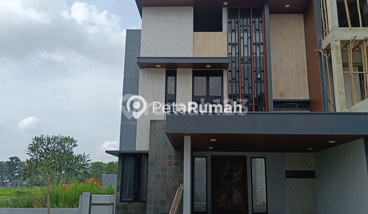 Rumah tipe Villa Lokasi : Komplek Mutiara Palace - Medan