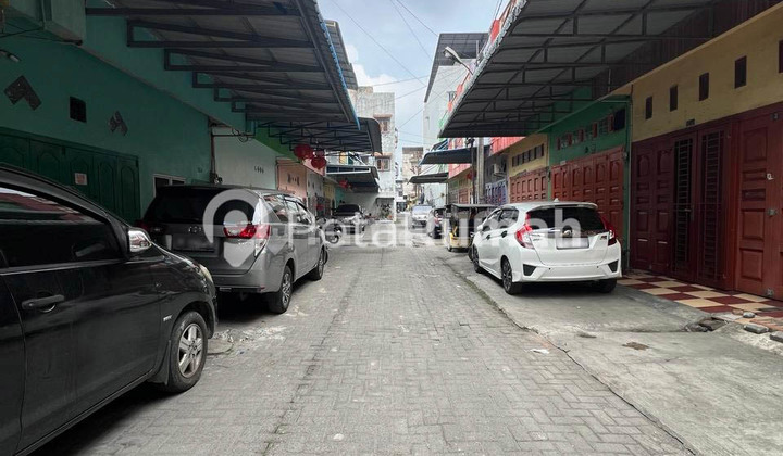 Villa Jalan Brigjend Katamso Komplek Flora Kuning Mas | Johor Region