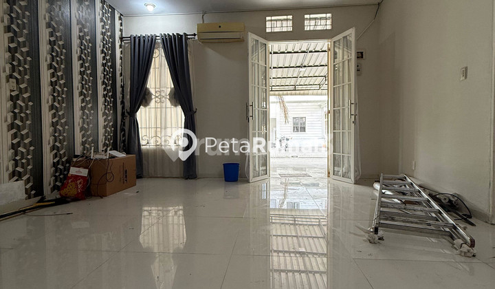 FOR RENT Villa House Location: Citra Garden Housing, Mansion Garden Cluster, Jl. Jamin Ginting - Medan