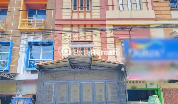 Shop House on Ismaliyah Street, Sutrisno and Japaris Area