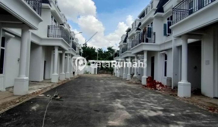 TOWNHOUSE JALAN TURI KOMPLEK FOUR SEASON ESTATE SUITE TAHAP 1 | DEKAT SM RAJA 2