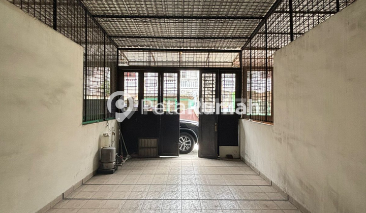 For Sale: Shophouse on Jalan Gabus - Medan Area. 1