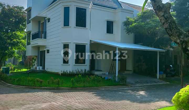 Luxury Ready-to-Occupy Eminent Vivacia House in Hook Position with Modern Design