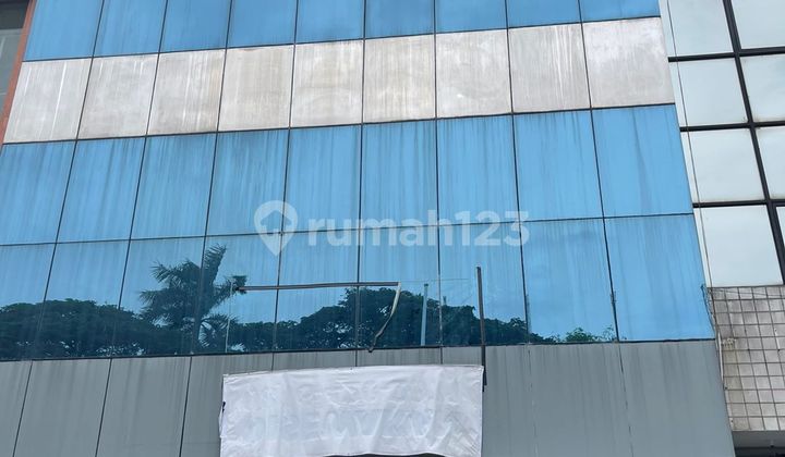 Attached Shophouse Facing Directly onto the Road, Graha Mas Kebon Jeruk Complex 2