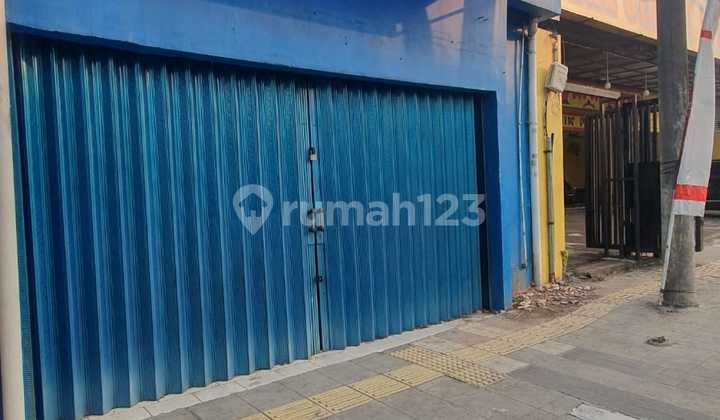 Ruang Usaha Pinggir Jalan Boulevard Meruya Kebon Jeruk Jakarta 