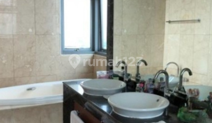 Di Sewakan Apartemen Senayan Residence 2