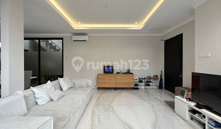 Rumah Mewah Terawat Dalam Komplek One Gate System di Lebak Bulus 2