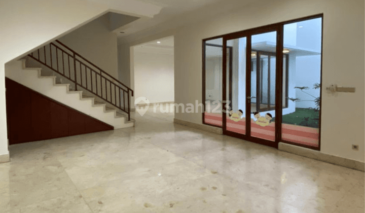 Rumah di pinggir jalan cocok untuk usaha di pangeran antasari 3