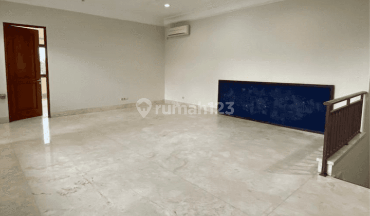Rumah di pinggir jalan cocok untuk usaha di pangeran antasari 4