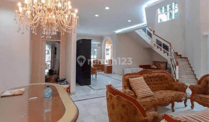 Rumah baru renovasi siap huni di mega kuningan jaksel 14