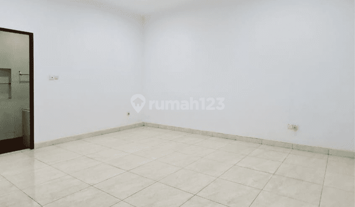 Rumah lokasi strategis siap huni di permata hijau 10