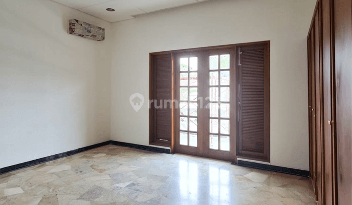 Rumah siap huni lokasi strategis di permata hijau 5