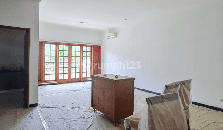 Rumah siap huni lokasi strategis di permata hijau 8