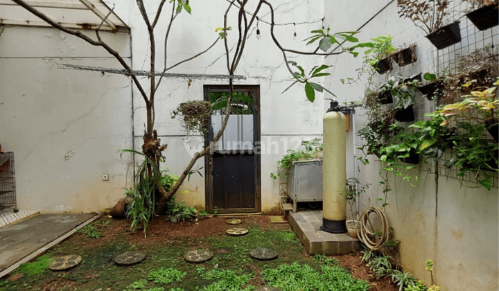 Rumah modern lingkungan aman di river valley lebak bulus 2