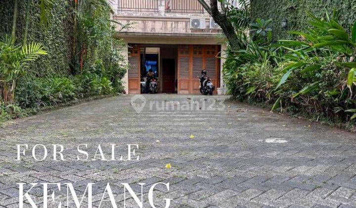 Rumah tanah besar dan lokasi ngantong di kemang jaksel 1