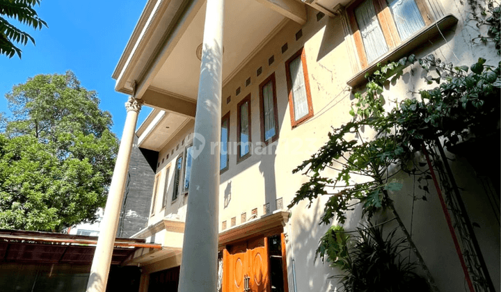 Rumah lokasi tenang jalan lebar di senopati kebayoran baru 6