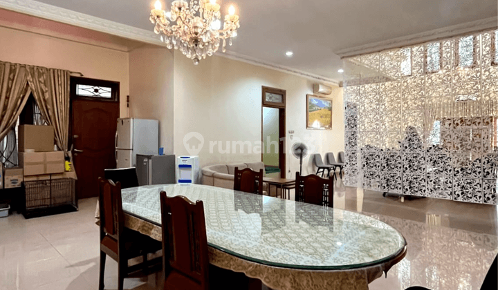 Rumah lokasi tenang jalan lebar di senopati kebayoran baru 8