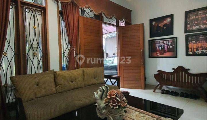 Rumah lokasi strategis di senayan  2