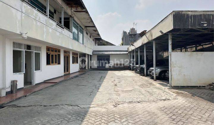 Ruang usaha lokasi dipinggir jalan kramat raya jakarta pusat 2