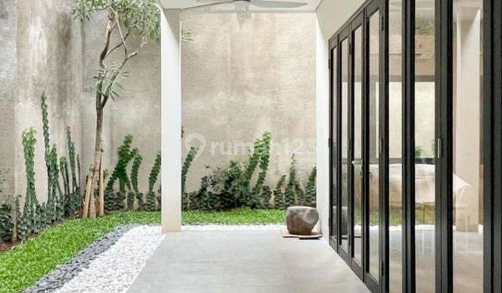 Rumah modern siap huni di kebayoran baru 1