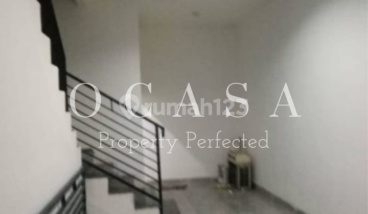 Affordable shop house in a strategic location in Rawamangun.